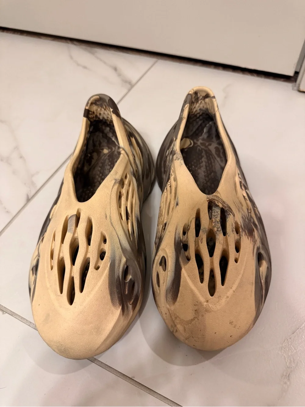Yeezy Foam Runner MX Cream Clay – Size 8 – Worn